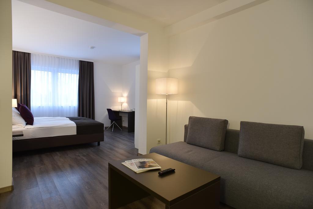 Guesthouse Lichtenau Nußloch Kamer foto