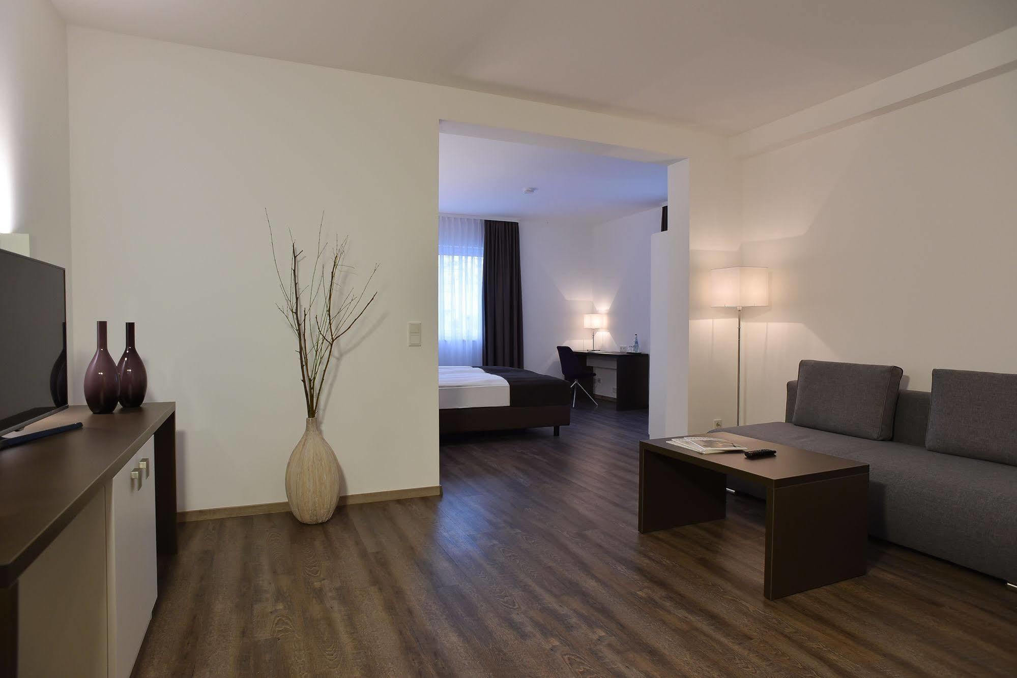 Guesthouse Lichtenau Nußloch Buitenkant foto